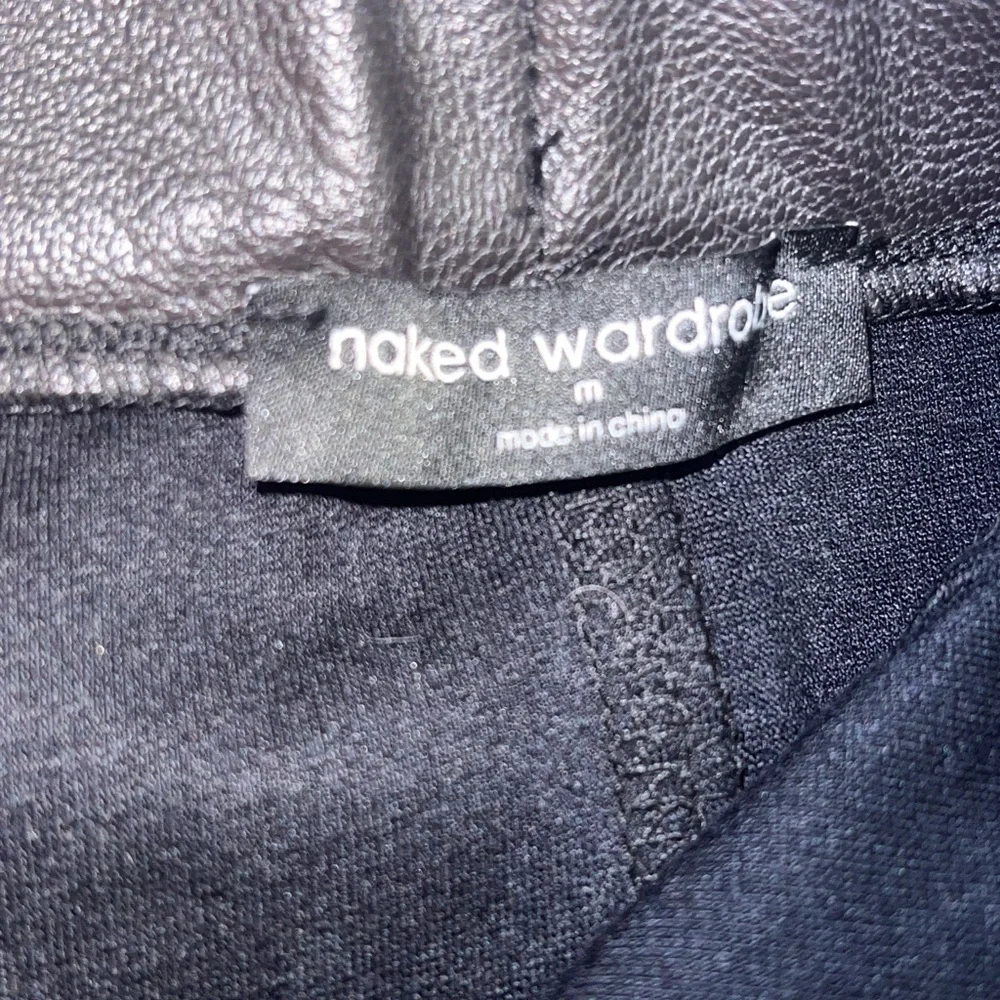 Naked Wardrobe Black Vegan Leather Mini Skirt w/ Slit Size M NWOT - Picture 3 of 6